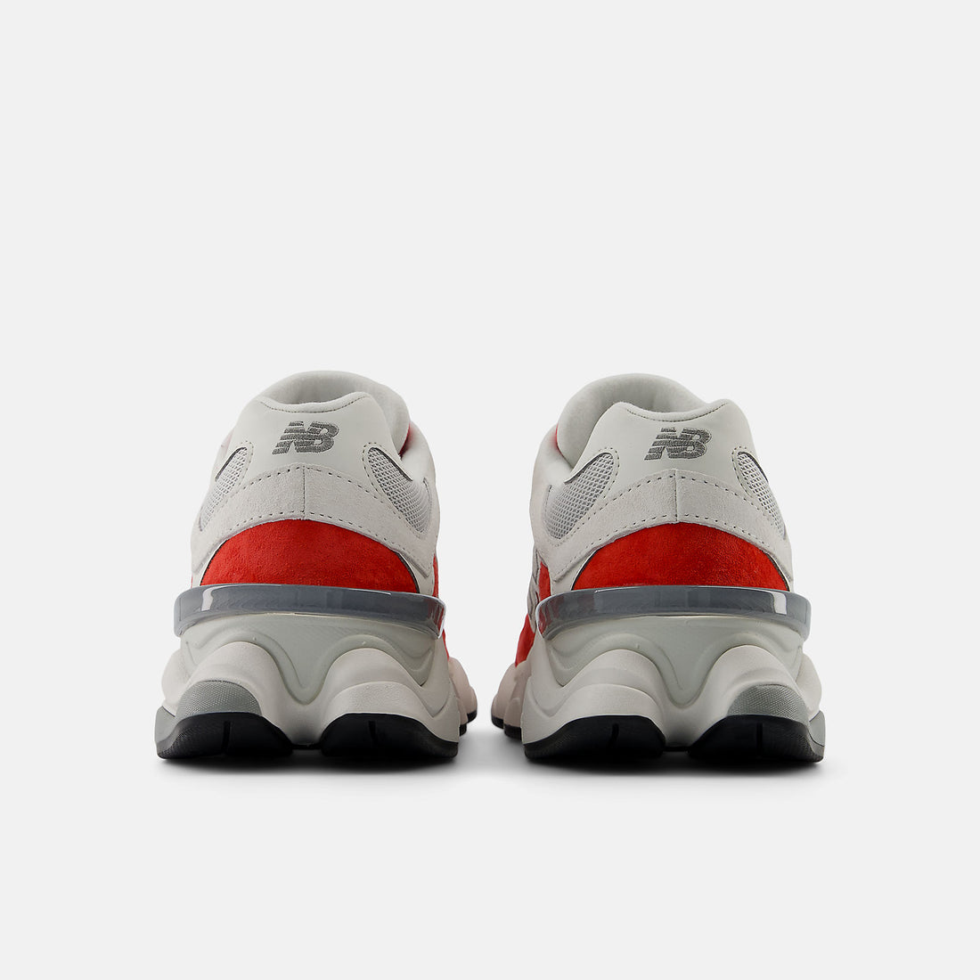 New Balance 9060 – Y2K Chunky Sneaker for Men & Women | Retro Futuristic Style